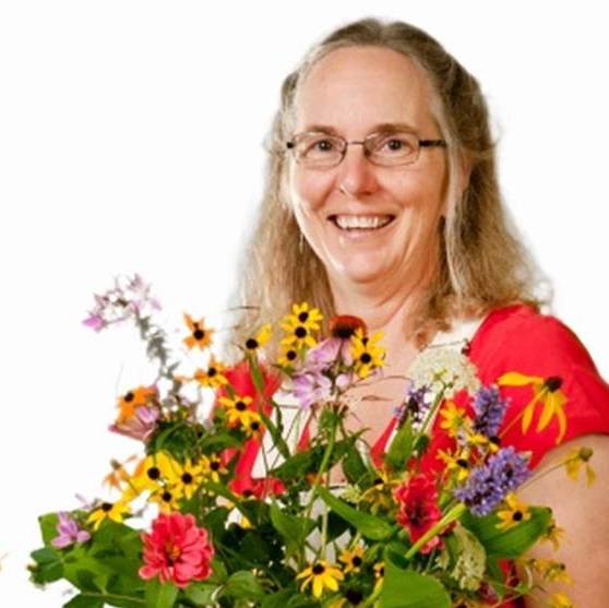 Bouquet2-Square-crop-sq