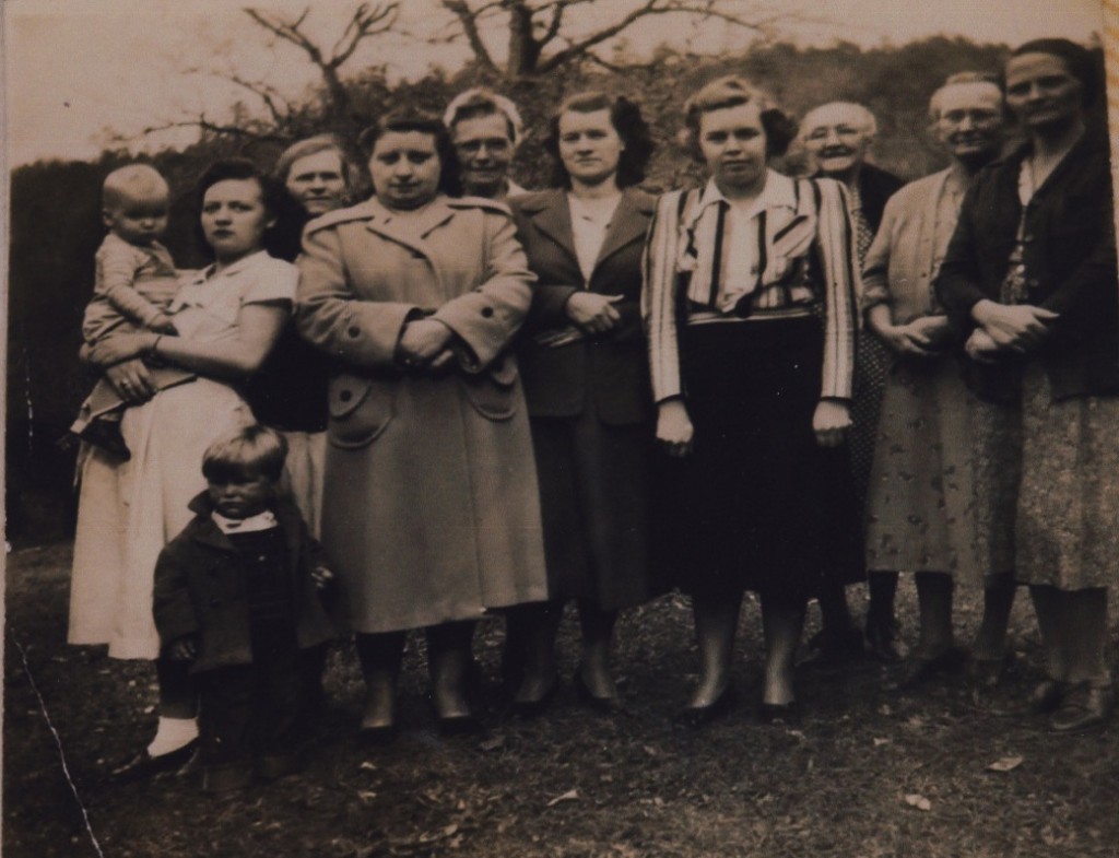 Brush Creek Homemakers Club. (L-R front) Bob Marr, Allen Marr Jr., Dorthy Marr, Ruth Douthit, Margie Blanton, Pansy Deal, Polly Welch, Jessie Burnette. (back row) Dess Marr, Essie Freeman, unknown