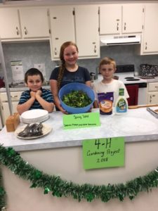 4-Hrs presenting their salads.