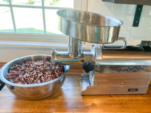 Meat grinder and ground meat
